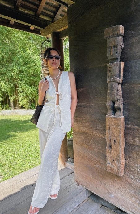 amaya-set-white